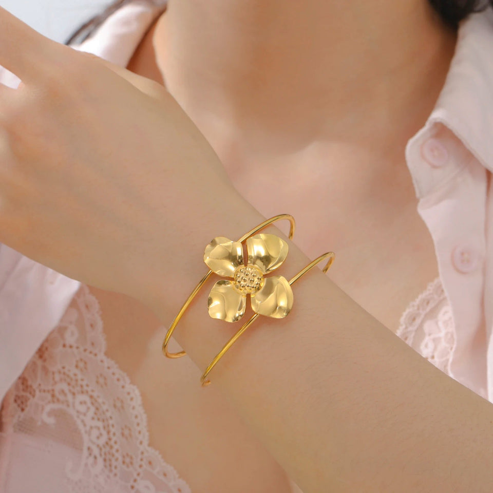 Cazador Trendy Flower Cuff Bracelets for Women